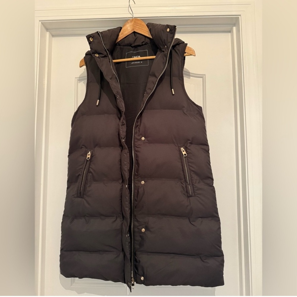 Zara Women's black Puffer Vest